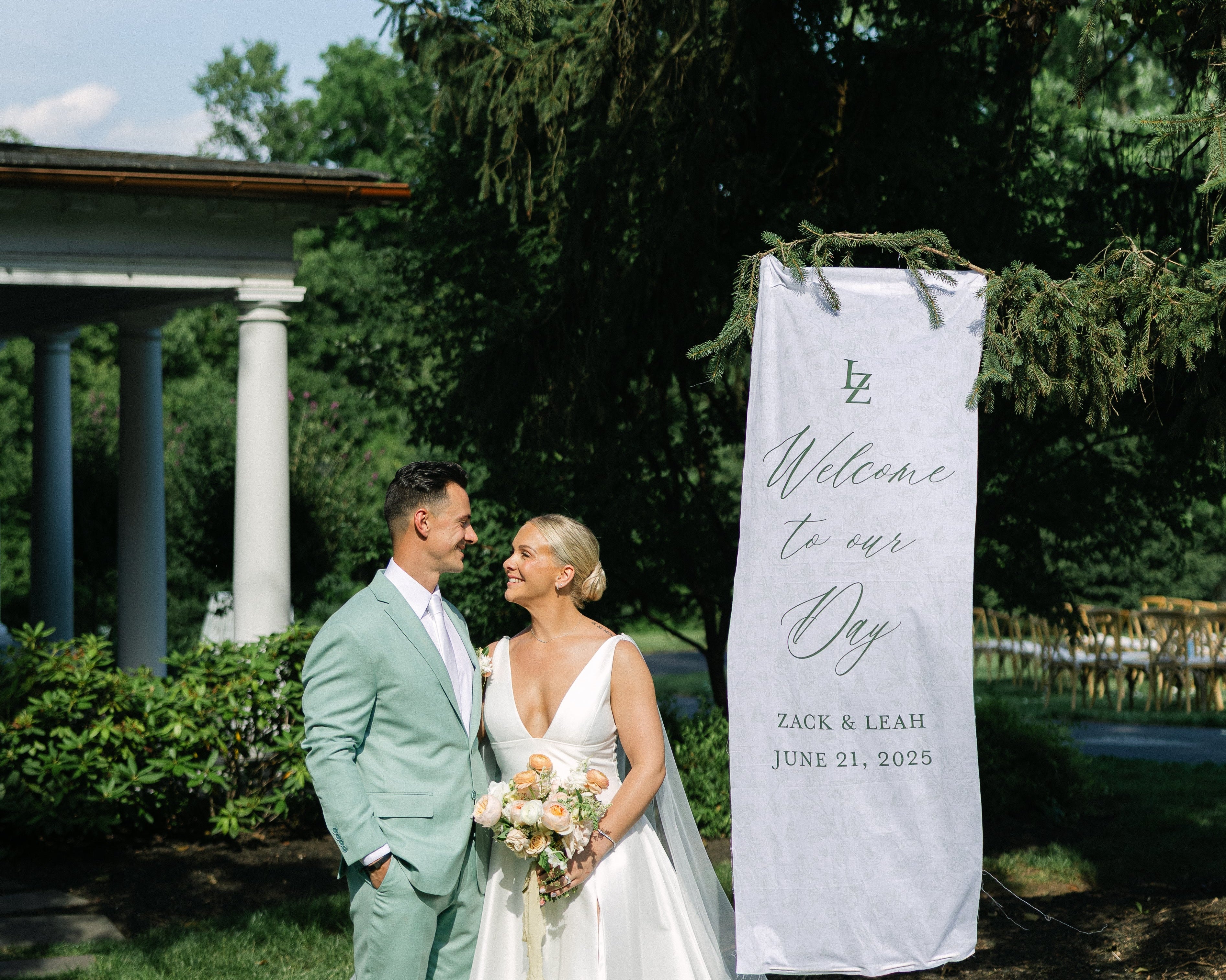 Different Materials to Use for a Stunning Wedding Welcome Sign
