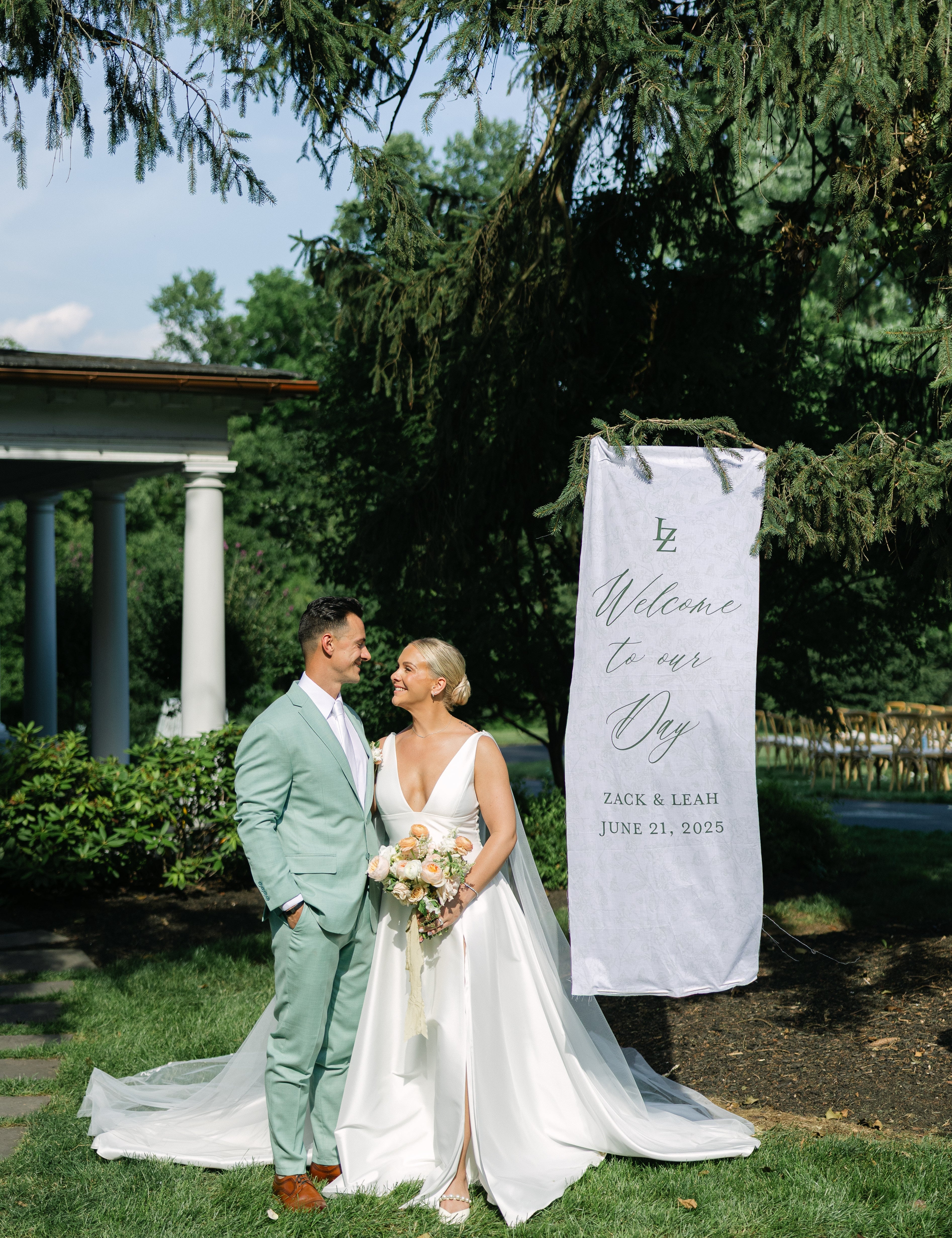 Different Materials to Use for a Stunning Wedding Welcome Sign
