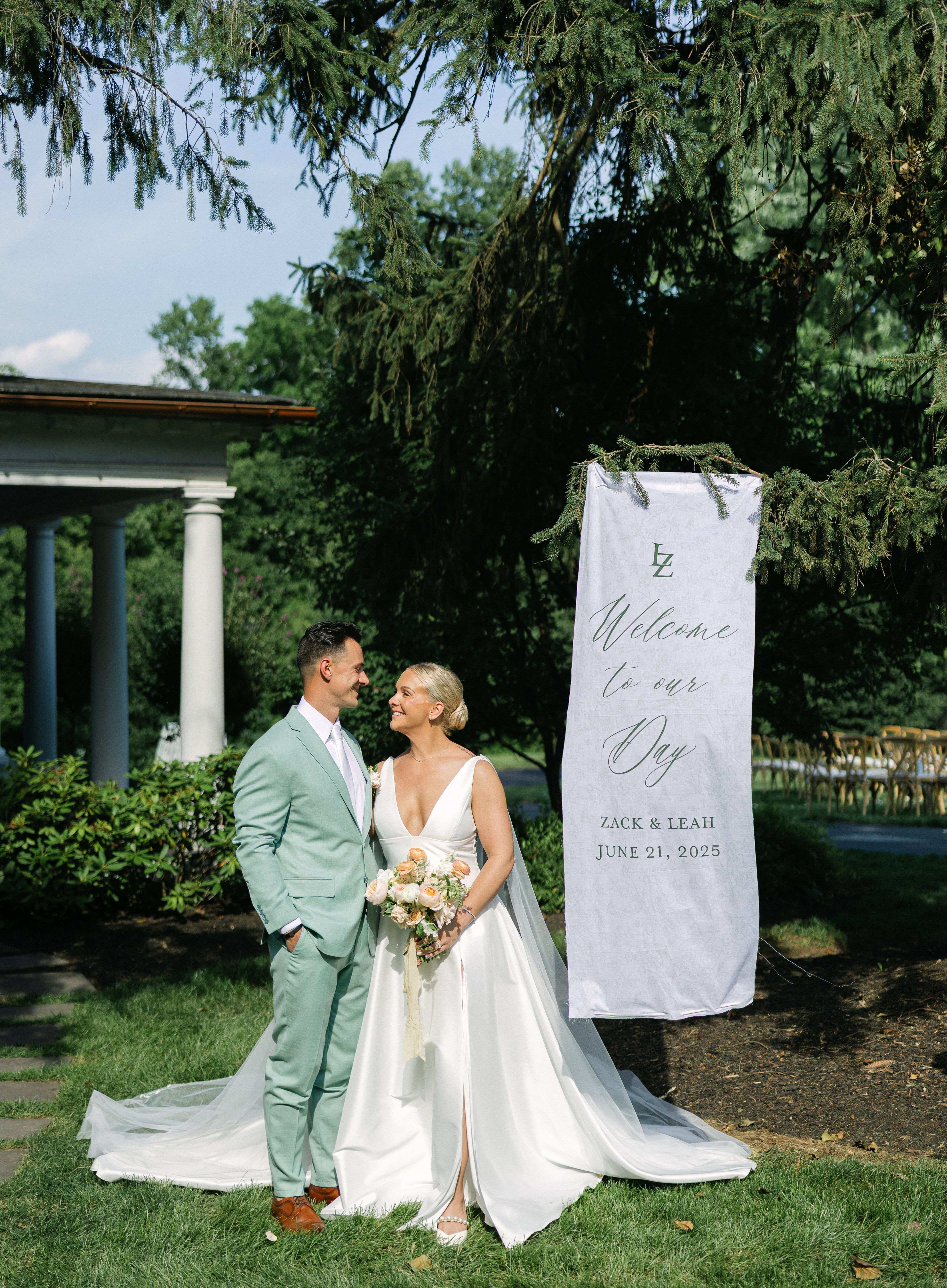 Different Materials to Use for a Stunning Wedding Welcome Sign