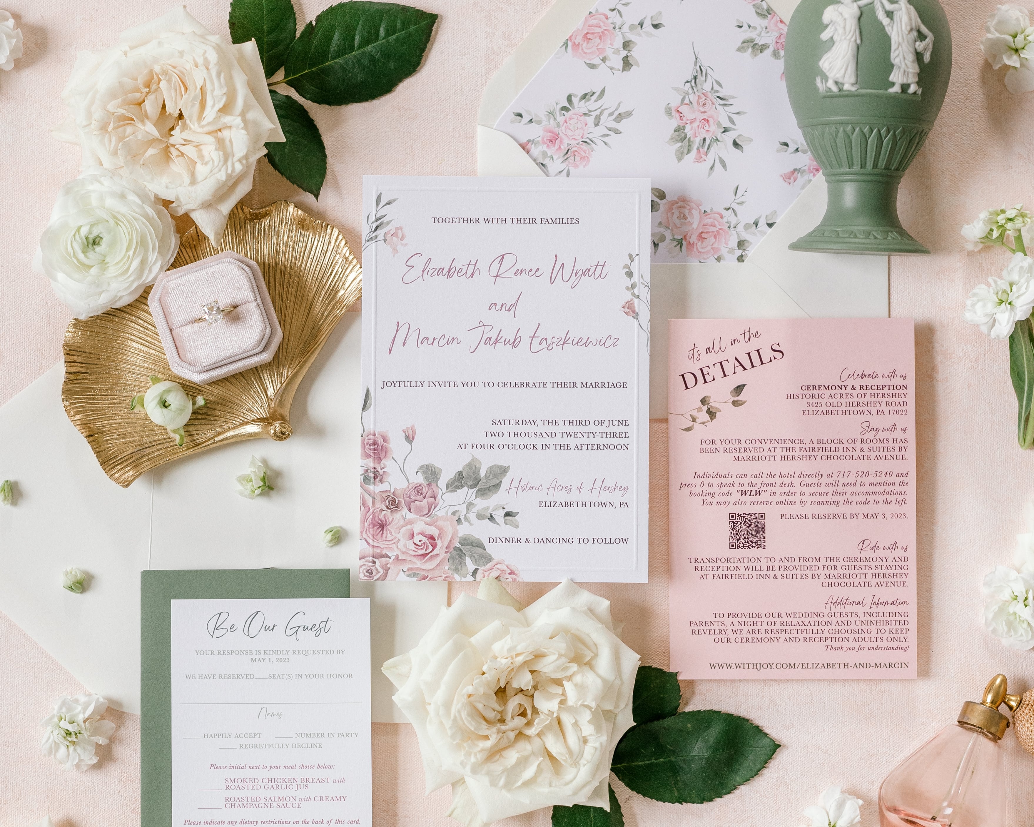 Semi-Custom vs. Fully-Custom Wedding Invitations: What’s the Difference?