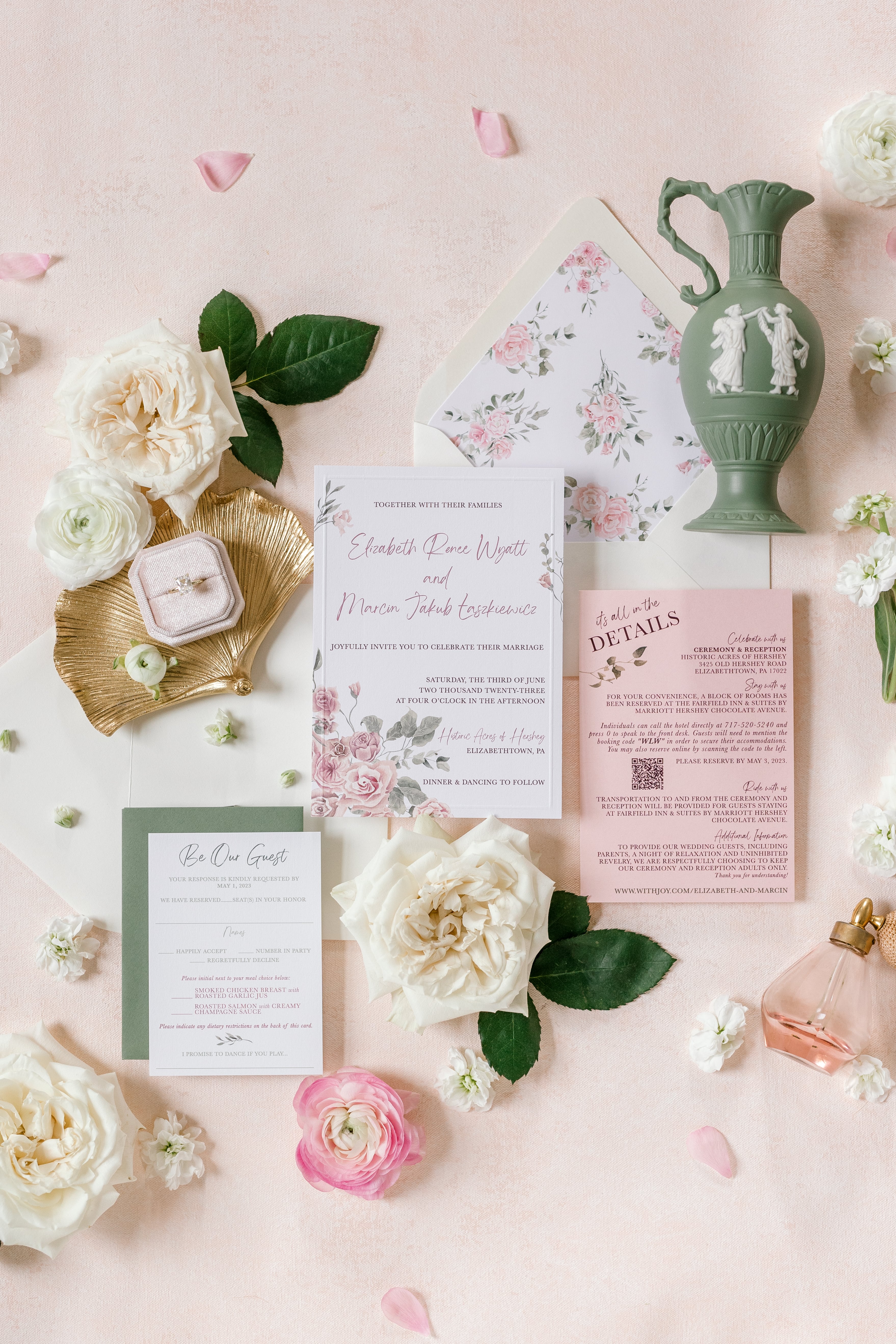 Semi-Custom vs. Fully-Custom Wedding Invitations: What’s the Difference?